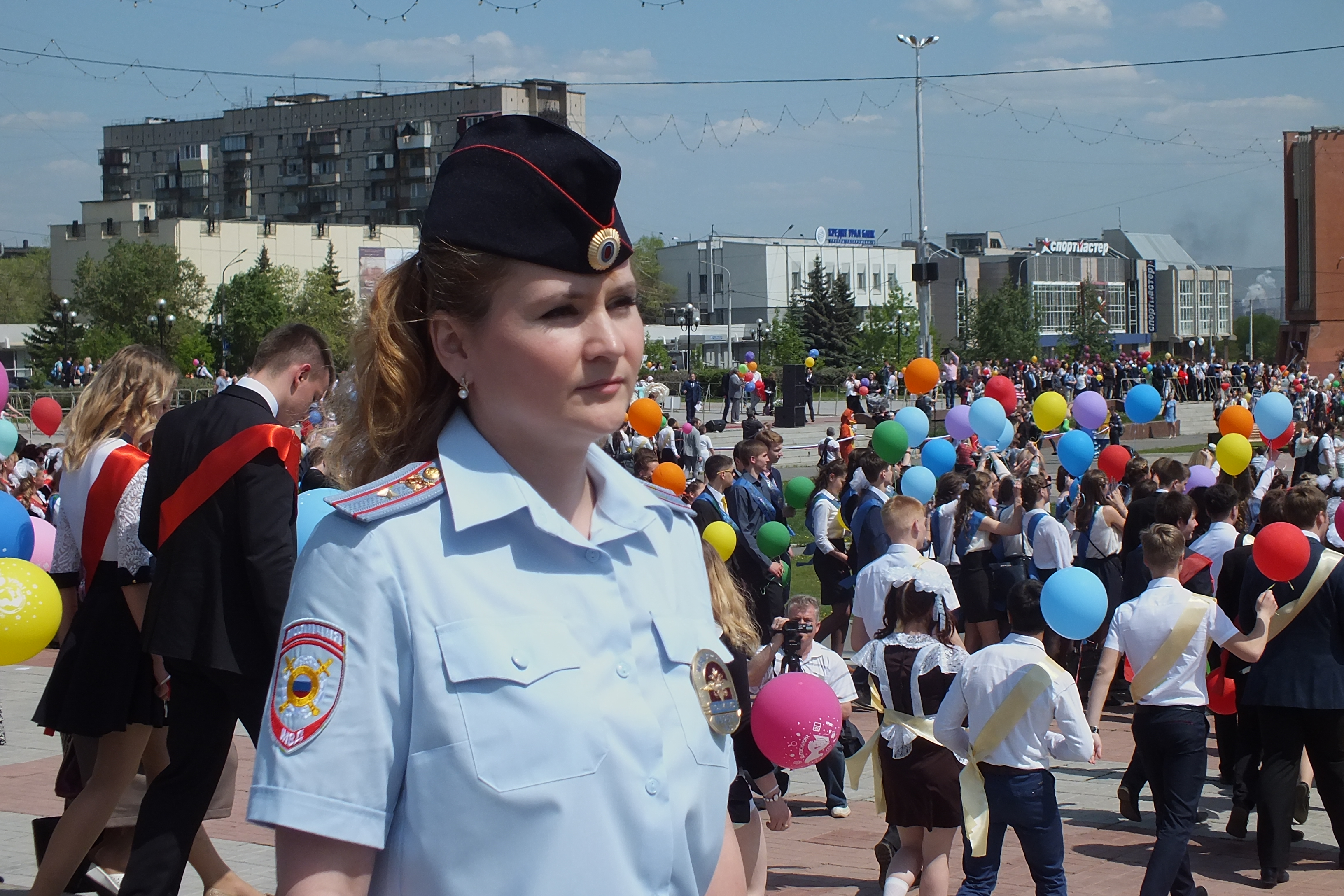 Охрана магнитогорск. Парад МВД. МВД парад выпускников. Полицейские на параде. Последний звонок полиция.