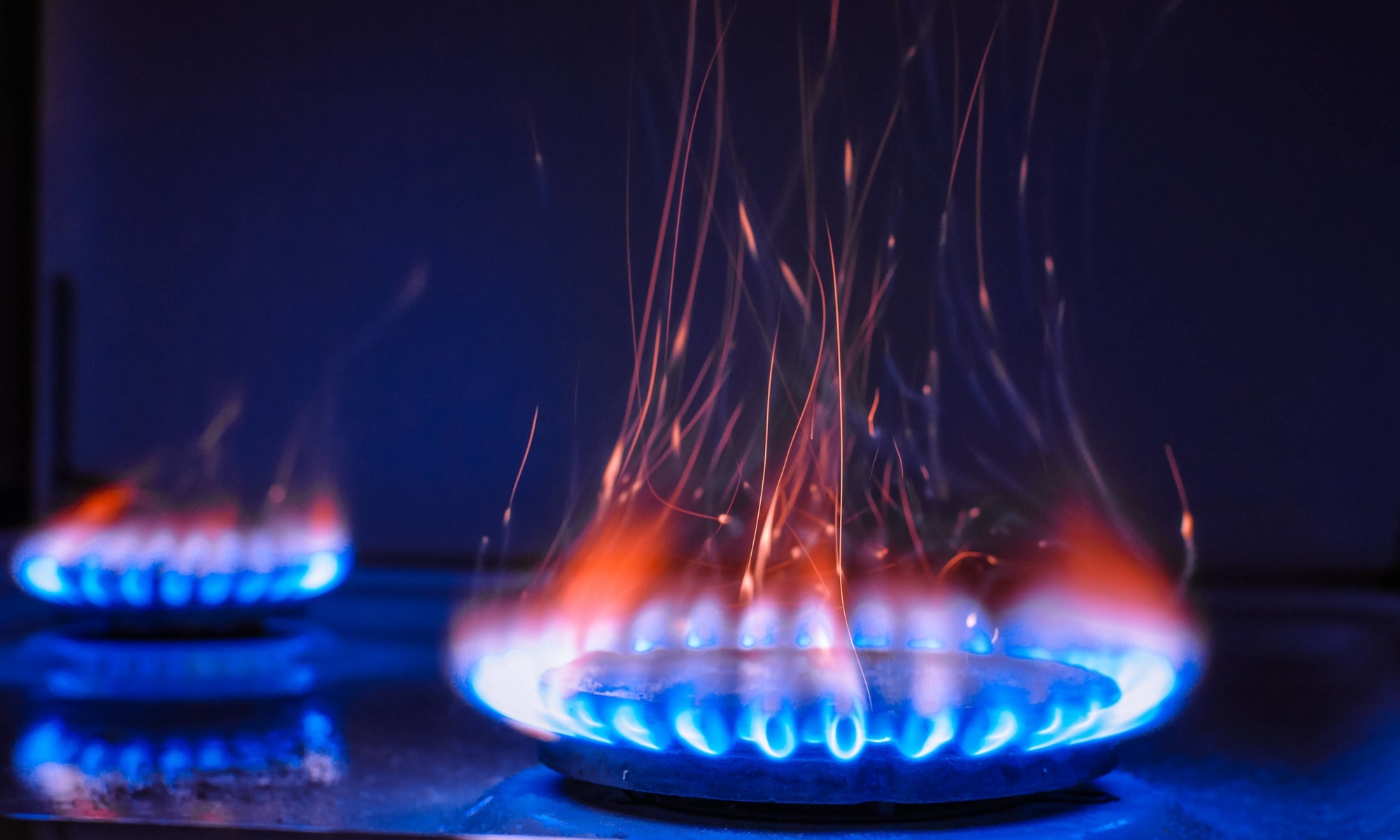 Газ в конфорках: почему он горит всеми цветами радуги